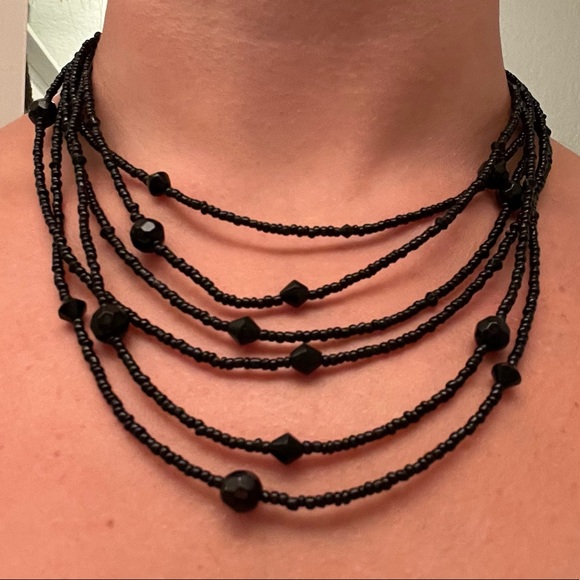 5 stranded black beaded necklace - Picture 3 of 3